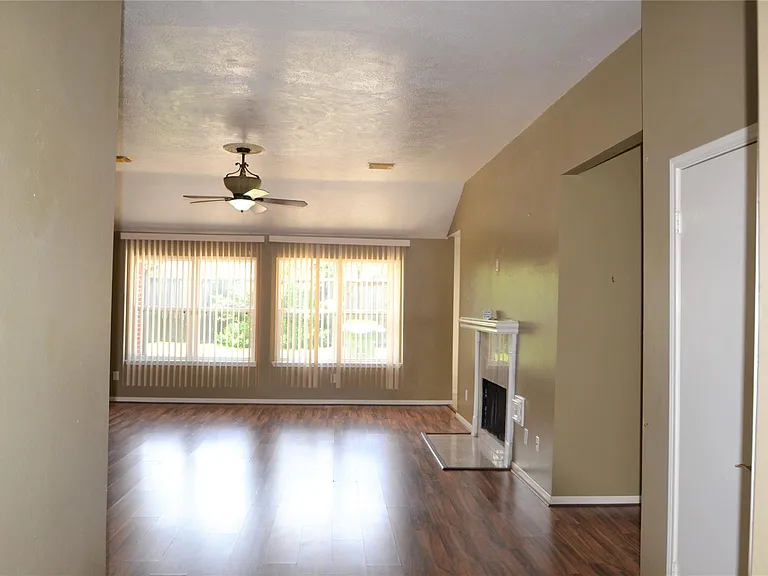 2818 Russett Pl W — Photo 5