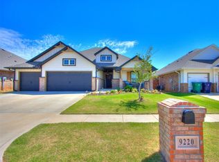 9220 NW 90th St, Yukon, OK 73099