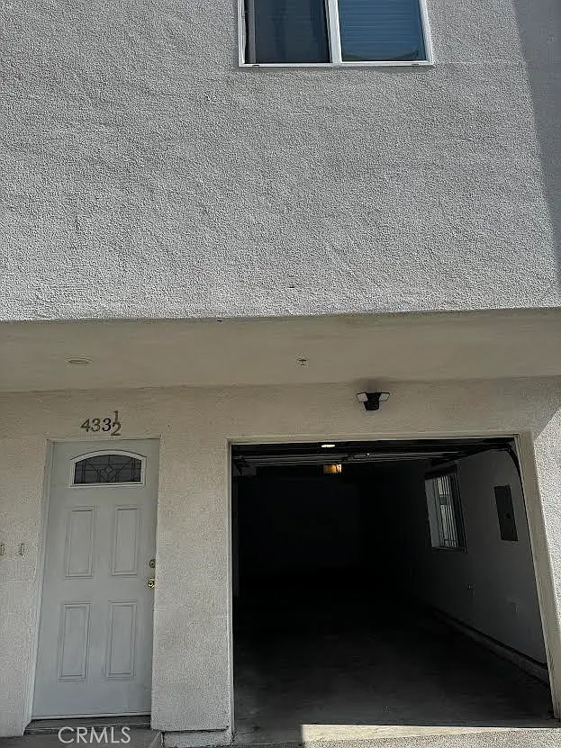 3 bed, 1200 sqft, $3,100 — Photo 1