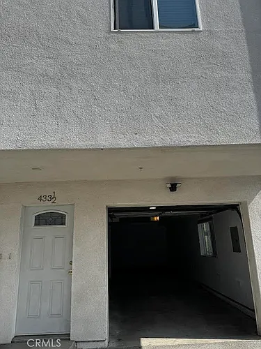 433 E 30th St Photo 1