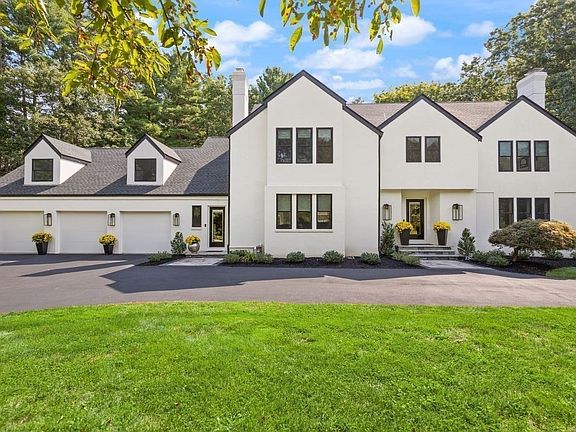 3rd image of 16 Weathervane Rd
