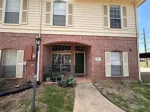 3 bed, 2.5 bath, 1435 sqft, $2,200 — Photo 3