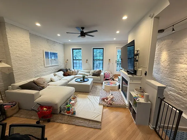 3 bed, $5,345 — Photo 2