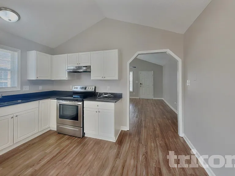5169 Parkerwood Dr — Photo 4