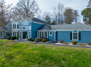 15 Griffing Pond Rd, Branford, CT 06405