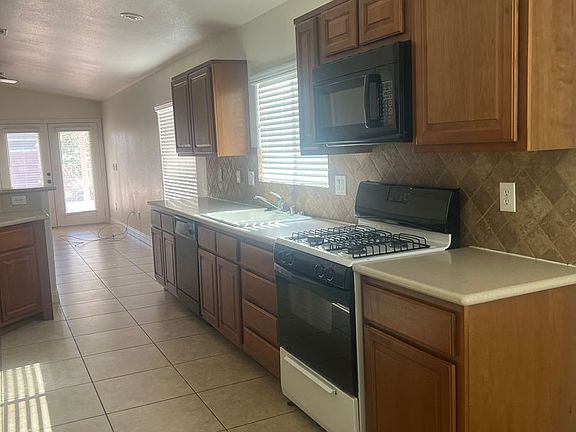 3rd image of 4513 Valley Quail Way