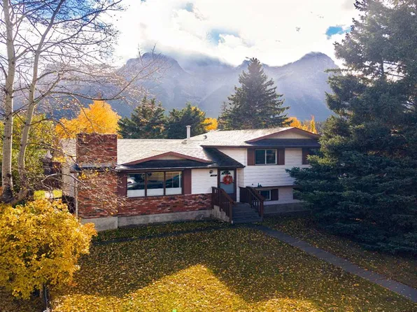 32 N Mount Peechee Pl, Canmore, AB T1W 1Z4