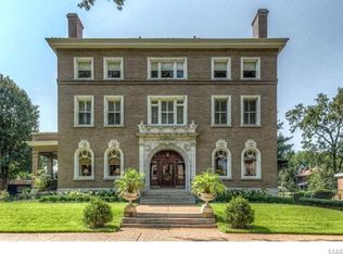 24 Washington Ter, Saint Louis, MO 63112