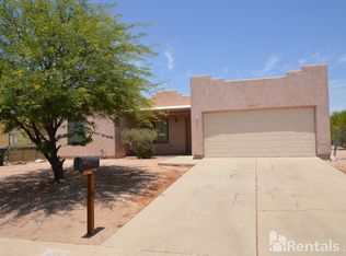 2033 E Naco Vis, Tucson, AZ 85713