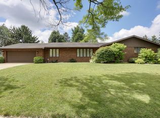 4111 Farhills Dr, Champaign, IL 61822