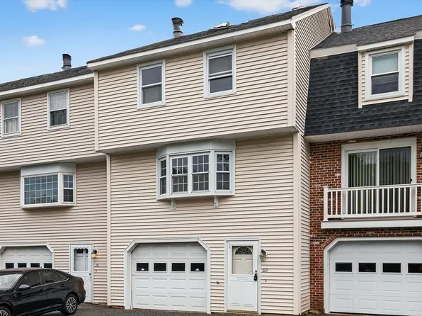 100 Frederick St APT 69, Dracut, MA 01826