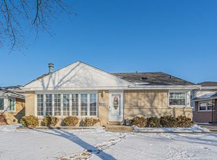 8901 N Elmore St, Niles, IL 60714