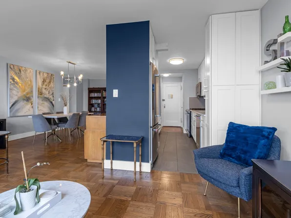 4555 Henry Hudson Pkwy W image 4 of 40