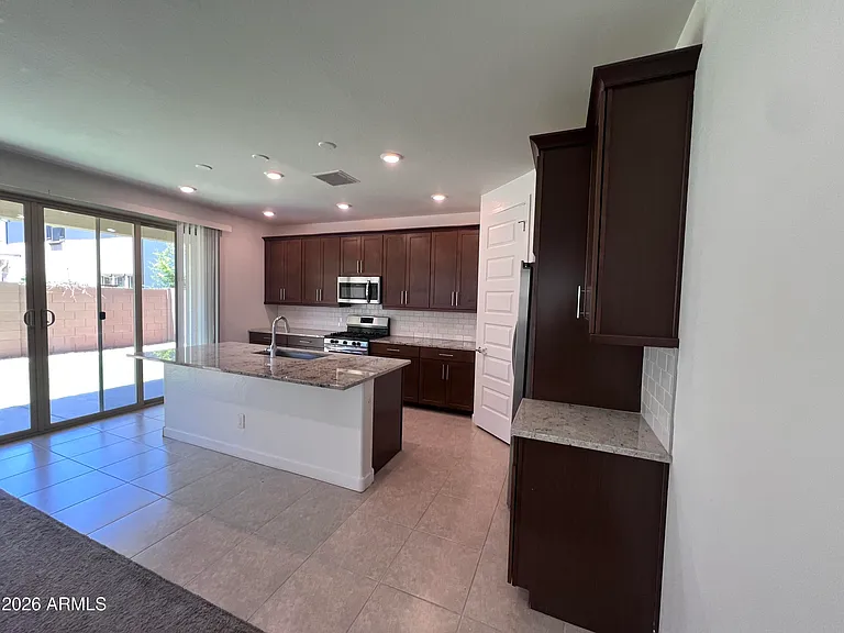 1165 E Thompson Way — Photo 6