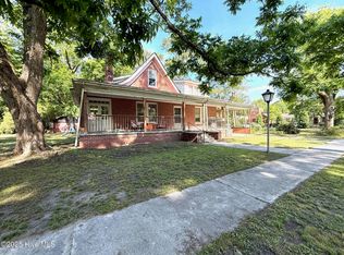465 N 6th St, Aurora, NC 27806