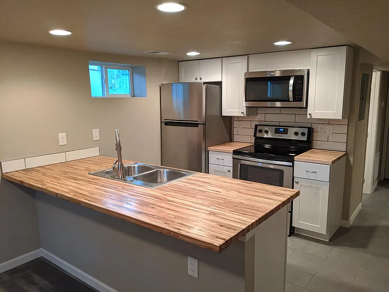 Updated kitchen with eating bar