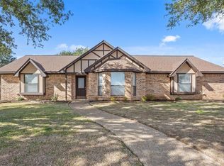 1201 Radisson Dr, Hewitt, TX 76643
