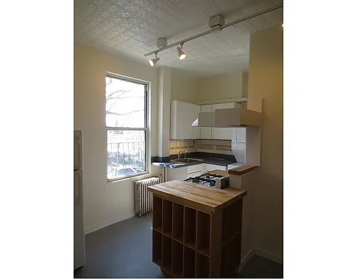 Rented by Block & Lot Real Estate | media 22