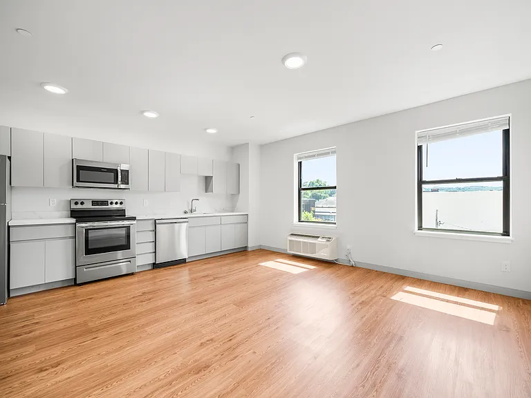 158 Main St — Photo 7