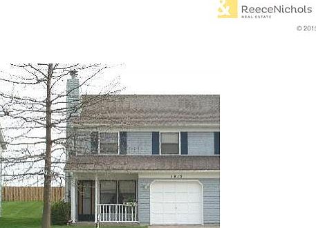 End unit.  5 yr Roof and vinyl siding for maintenance free.
