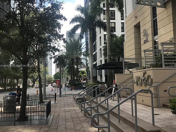 3rd image of 1060 Brickell Ave APT 2801
