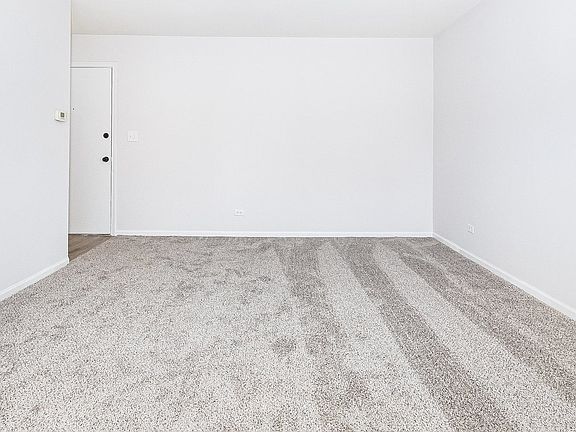 4th image of 2214 Country Club Dr APT 12