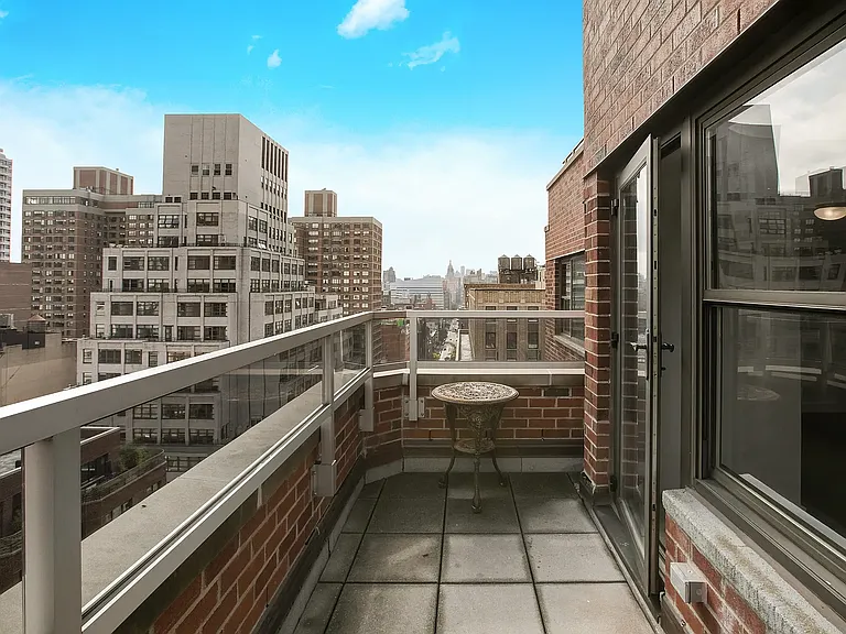 120 E 34th St #21K — Photo 3