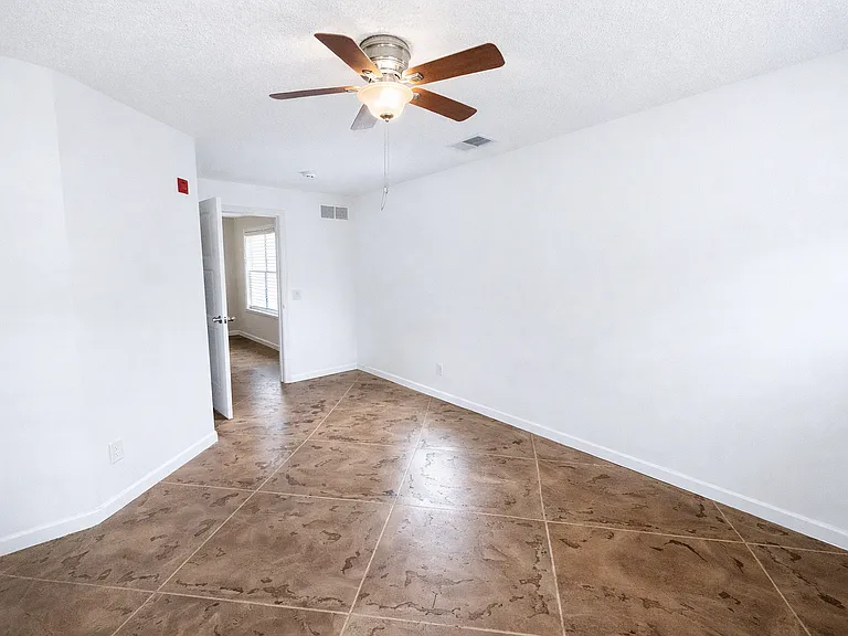 Eagle Crossing Apartments — Photo 18