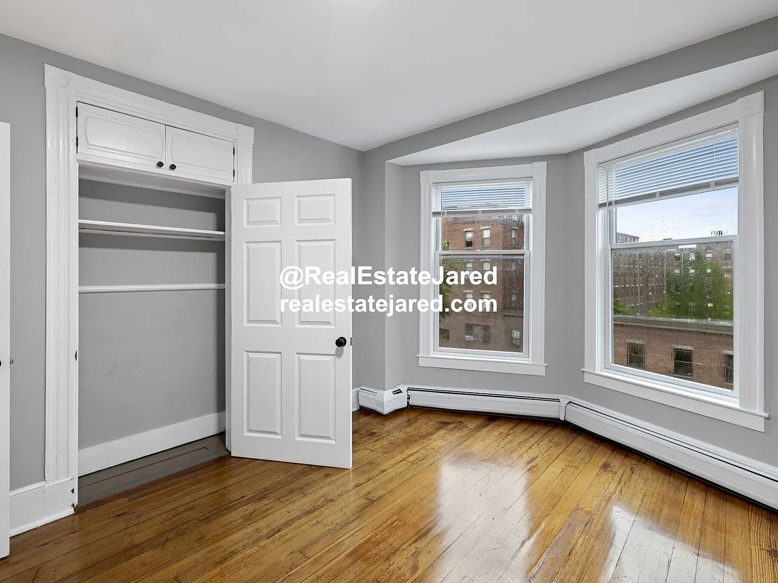 4 bed, $7,600 — Photo 2