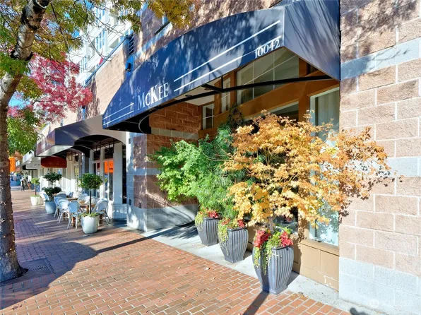 10042 Main St #403, Bellevue, WA 98004