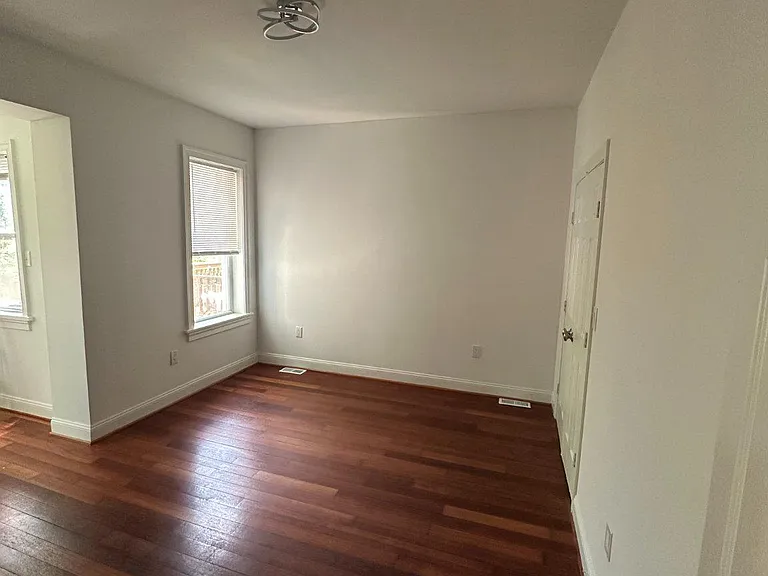 447 Lamont St NW — Photo 5
