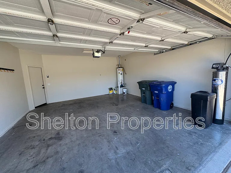12913 W Corrine Dr — Photo 13
