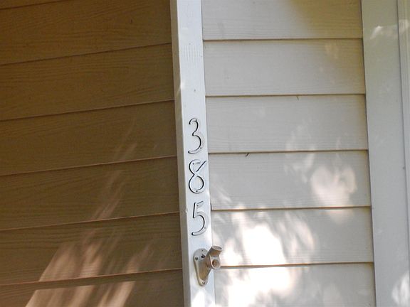 2nd image of 385 N Oakland Cir