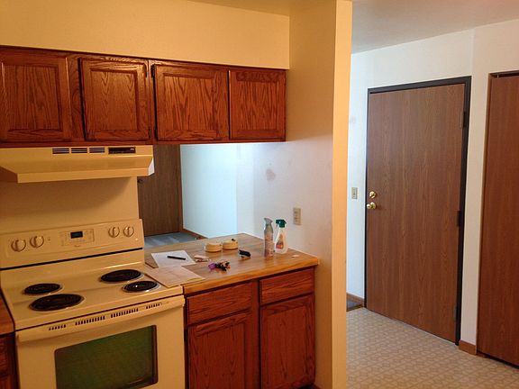 2nd image of 180 N Freeman Dr