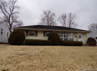 32 E Carroll Dr, Decatur, IL 62521