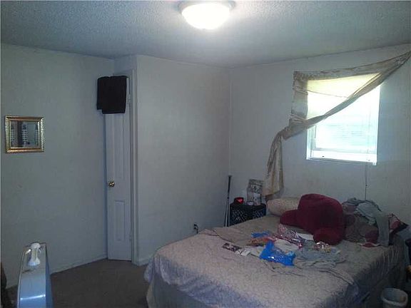 5th image of 3502 N Lasalle St