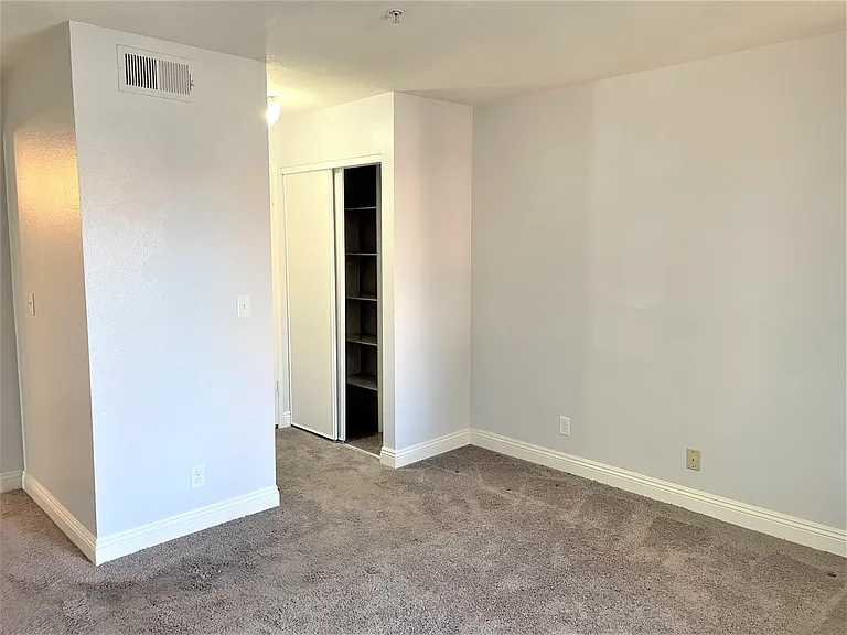 2111 Sealion Dr — Photo 47