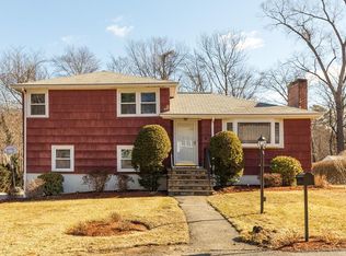 4 Savin St, Burlington, MA 01803