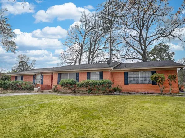201 Melrose Dr, Texarkana, TX 75501