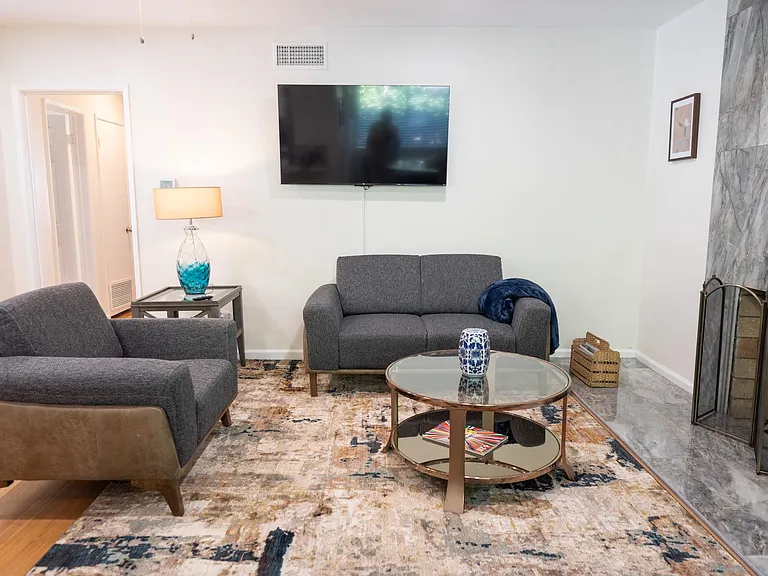 1406 W Roberta Ave — Photo 6