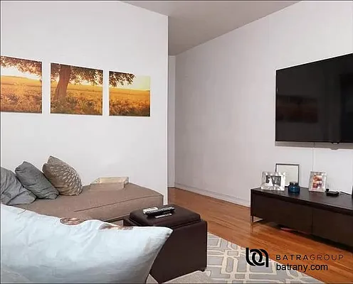 Rented by Batra Group Inc | media 3