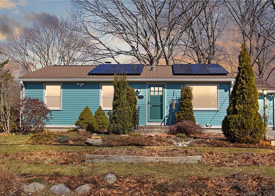 1st image of 22 Grassy Plain Rd E