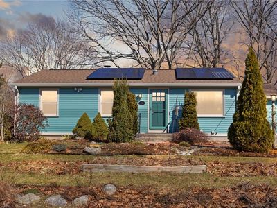 22 Grassy Plain Rd E, Riverside, RI, 02915