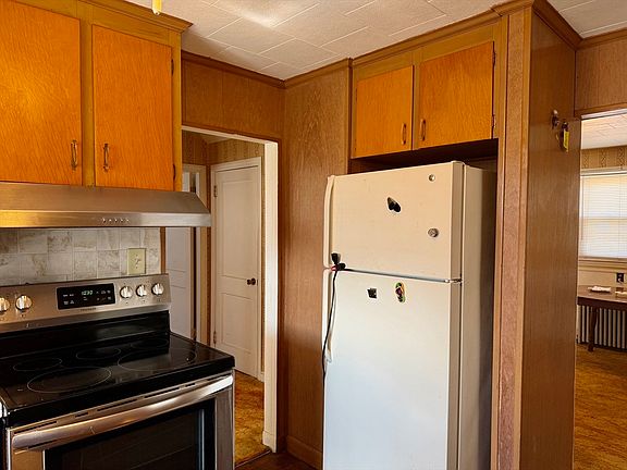 3rd image of 6 Paula Rd