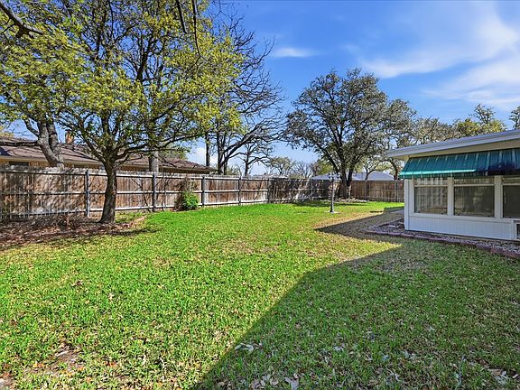 5th image of 3311 Peachtree Ln