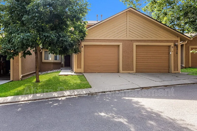 2 bed, 2.0 bath, 1184 sqft, $1,732 — Photo 2