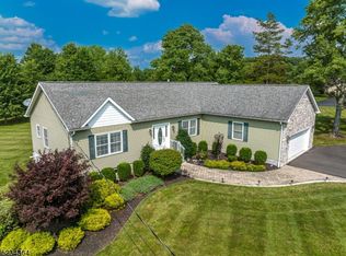 58 Gulick Rd W, Ringoes, NJ 08551