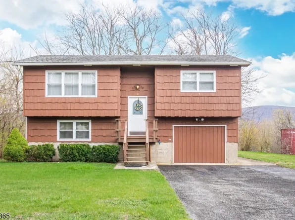 6 Carnation St, Vernon Twp., NJ 07418