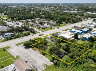 952/954 Pondella Rd, North Fort Myers, FL 33903