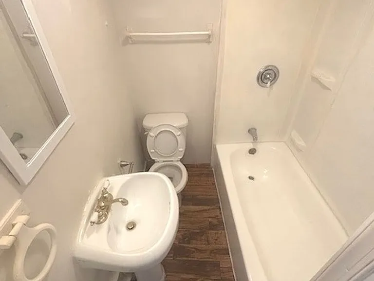 2518 W Fairmount Ave — Photo 14